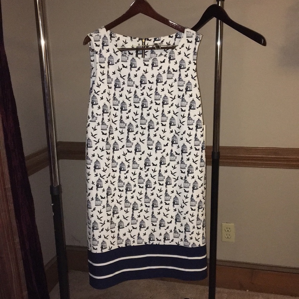 Classic style sleeveless dress
